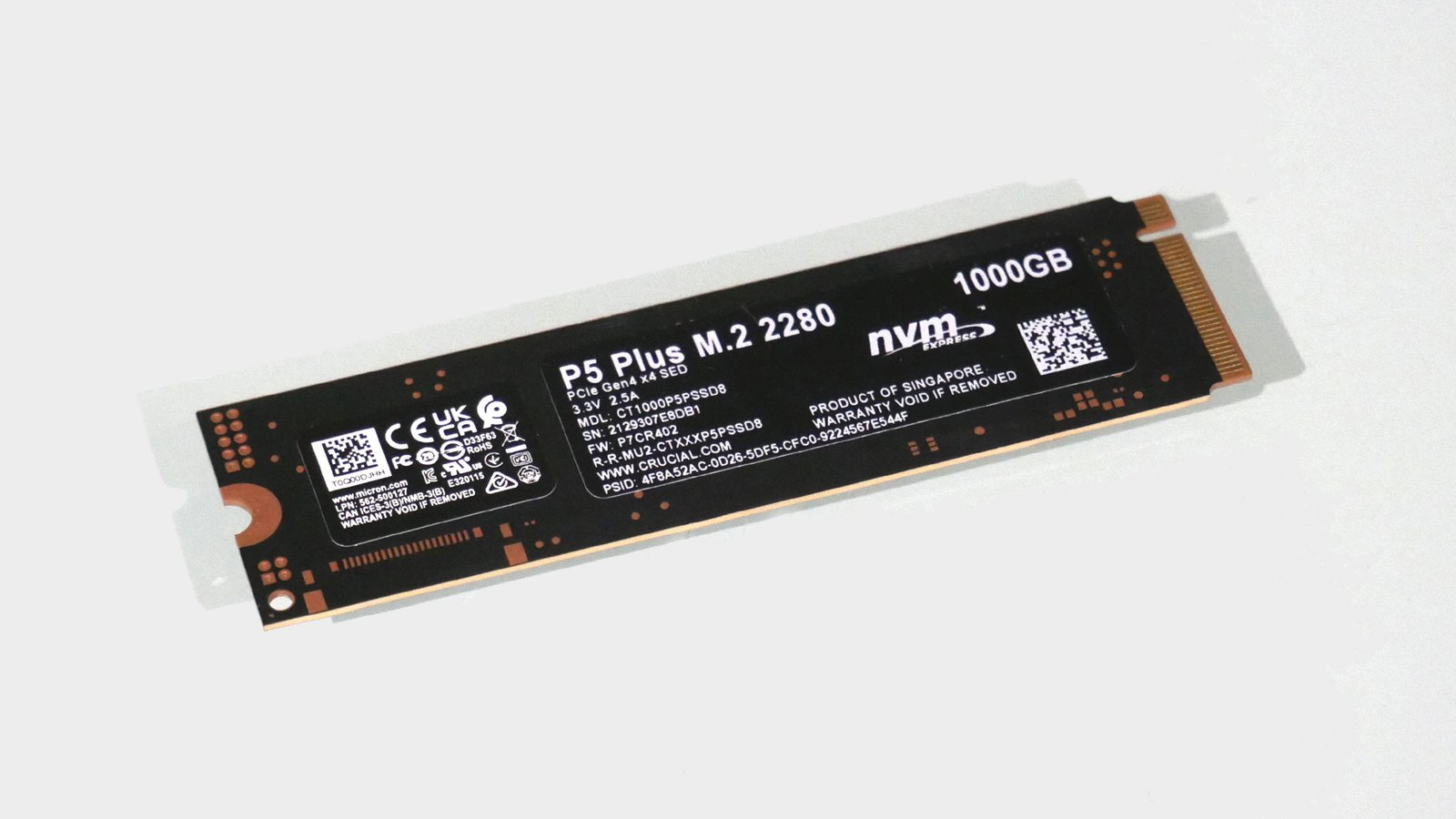 Crucial P5 Plus 1TB NVMe M.2 SSD - Almacenamiento Rápido de 6600 MB/s, Ideal para Gaming y Edición de Contenidos en PC y Laptops