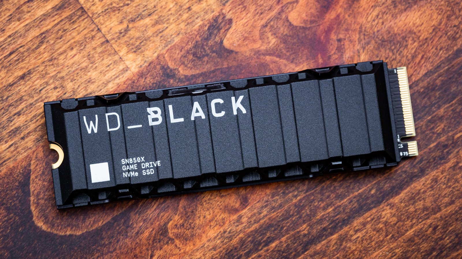 Western Digital WD_BLACK SN850X 1TB NVMe M.2 SSD - Almacenamiento Ultra Rápido de 7300 MB/s para Gaming de Alto Rendimiento y Carga Rápida de Juegos en PC y Consolas