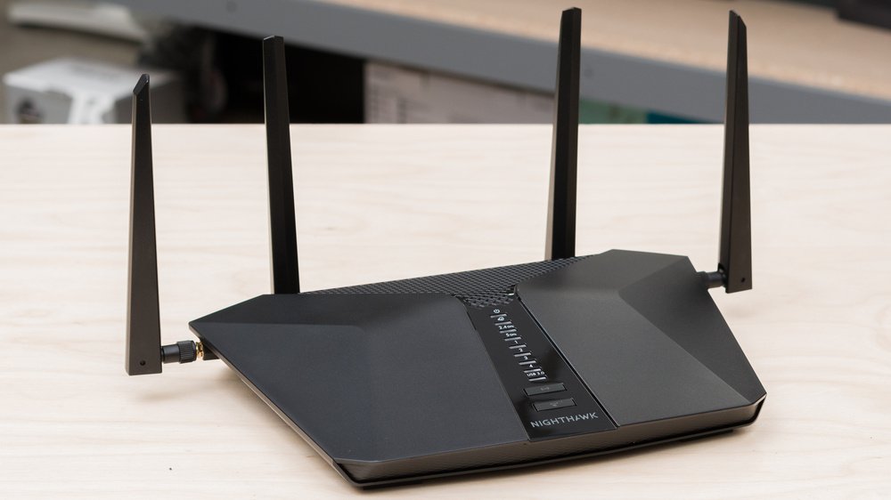 Netgear Nighthawk RAX50 - Router Wi-Fi 6 Doble Banda AX5400, Velocidades de hasta 5400 Mbps, Ideal para Gaming y Streaming en 4K, Tecnología MU-MIMO y OFDMA
