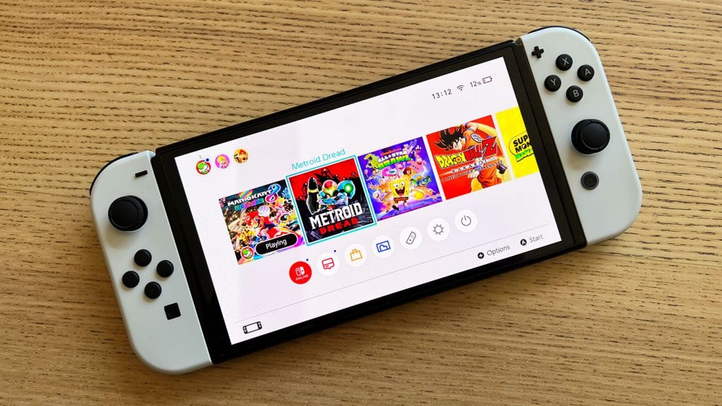 Nintendo Switch OLED - Consola Híbrida 64GB, Pantalla OLED de 7, Conectividad Wi-Fi y Multijugador Local, Ideal para Entretenimiento en Movimiento